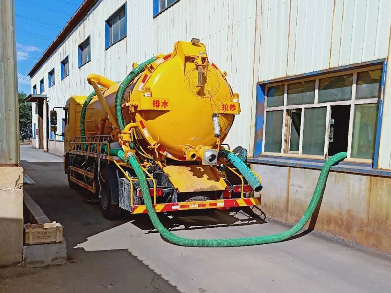 汇林绿洲厂区化粪池清理